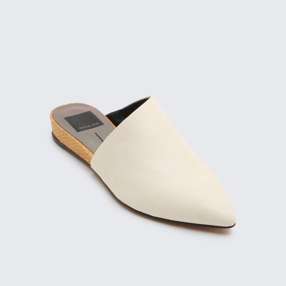 Dolce Vita Ekko Flat in Off White